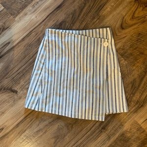 NWT Oak + Fort Mini Skirt